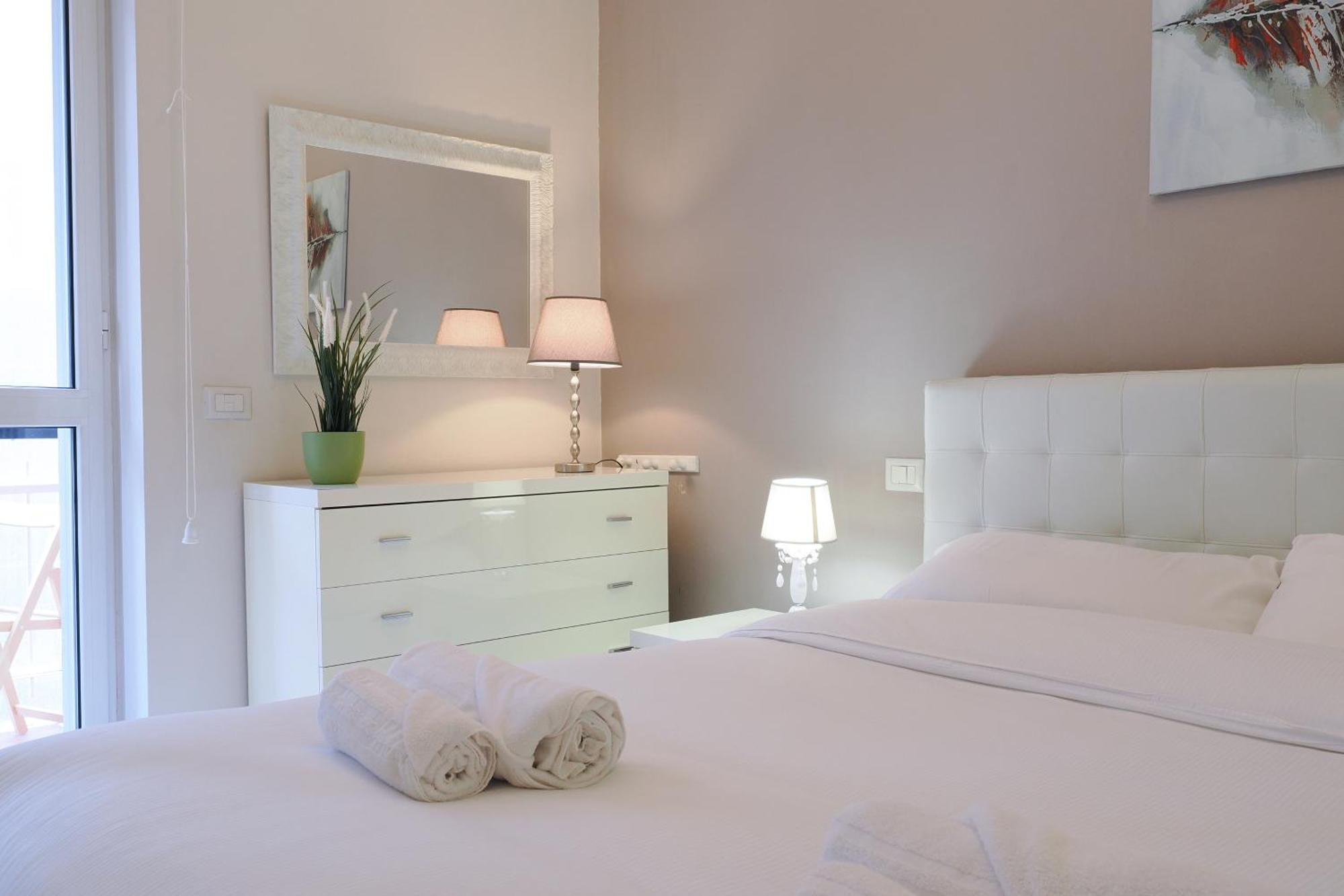 Primopiano - Zumbini B Apartment Milan Luaran gambar